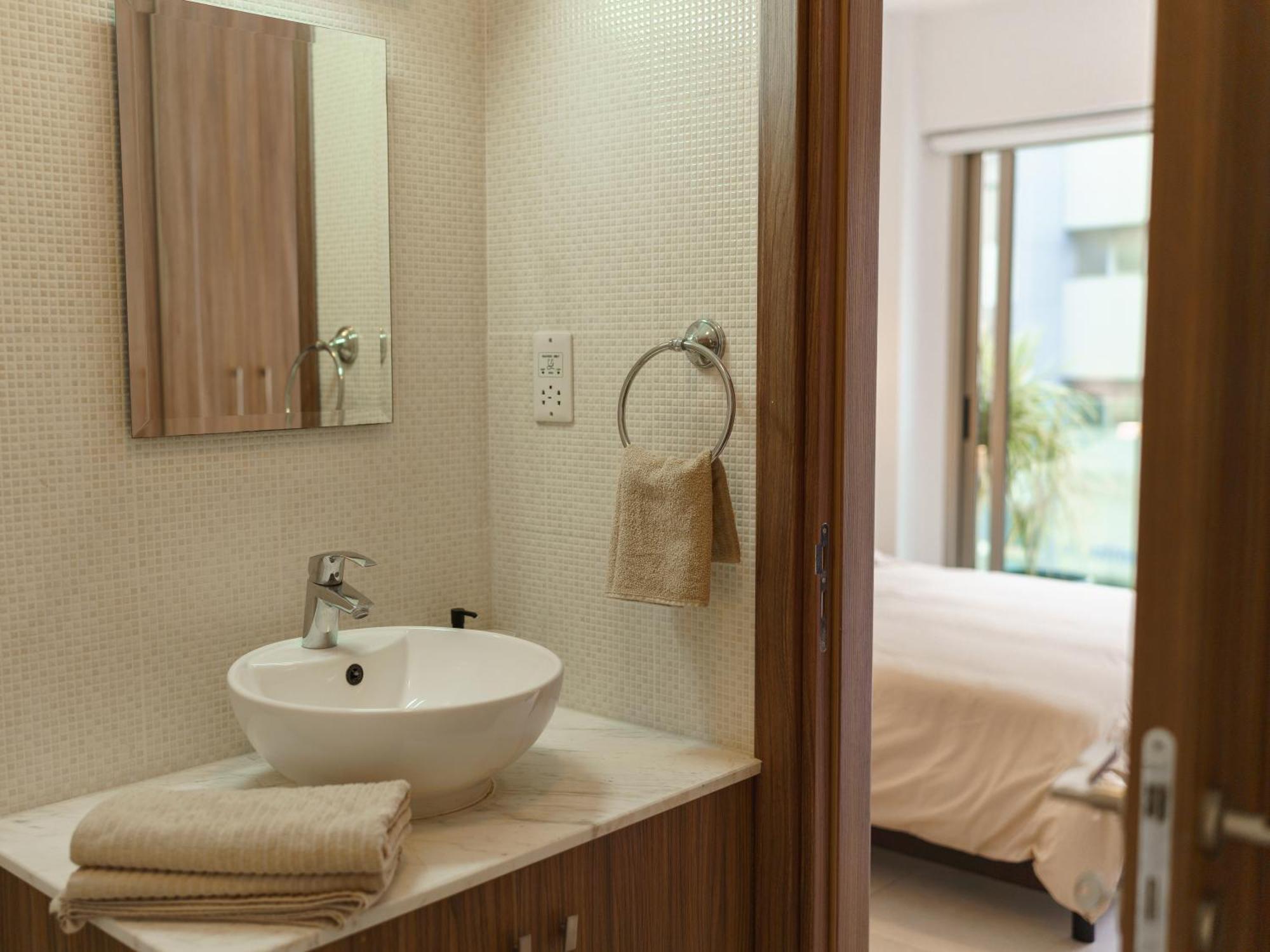 Halcyon Central Apartment Larnaca Exterior photo