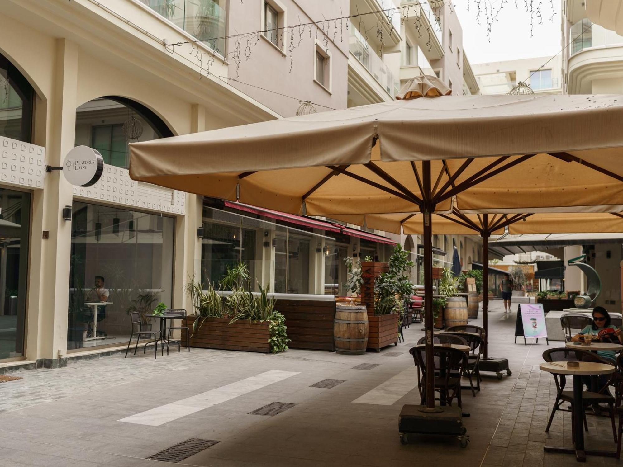 Halcyon Central Apartment Larnaca Exterior photo